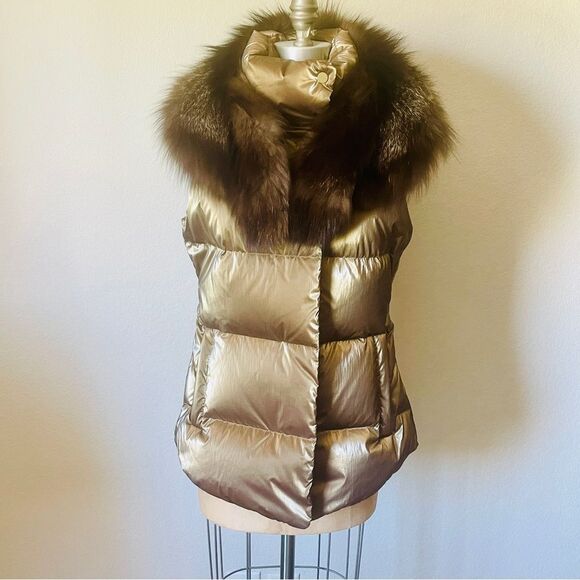 ♥️ Athleta Downtown Gold Puffer Vest - Picture 10 of 13